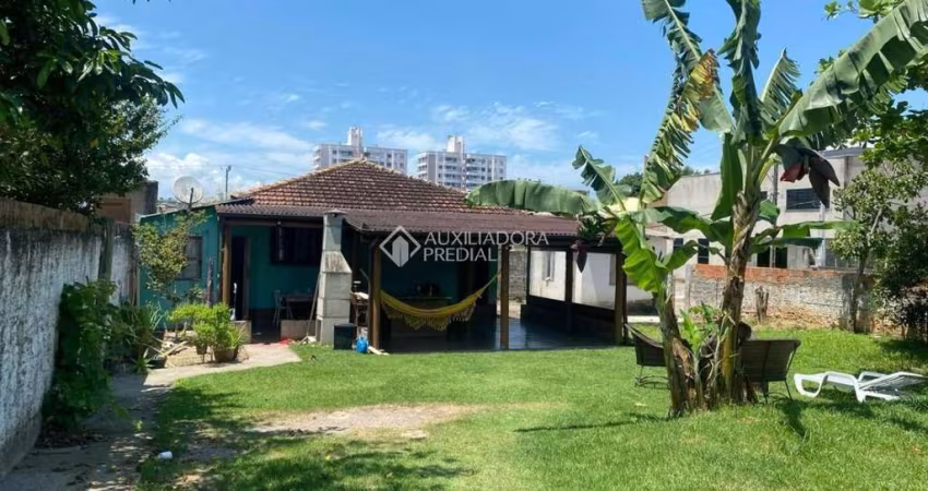 Casa com 2 quartos à venda na Rua José Roberto da Silva Andreani, 254, Serraria, São José
