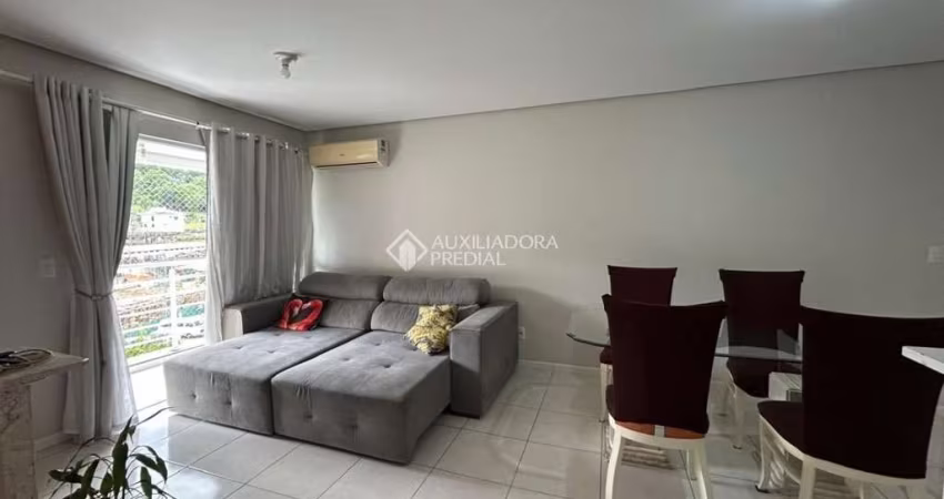 Apartamento com 3 quartos para alugar na Rua das Melissas, 106, Pedra Branca, Palhoça
