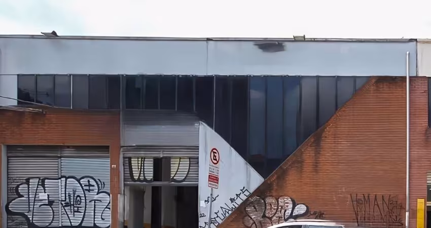 Galpão Comercial de Alto Padrão no Cambuci: 16 Salas, 16 Banheiros, 30 Vagas de Garagem, 6.000m² - Locação ou Venda em São Paulo-SP