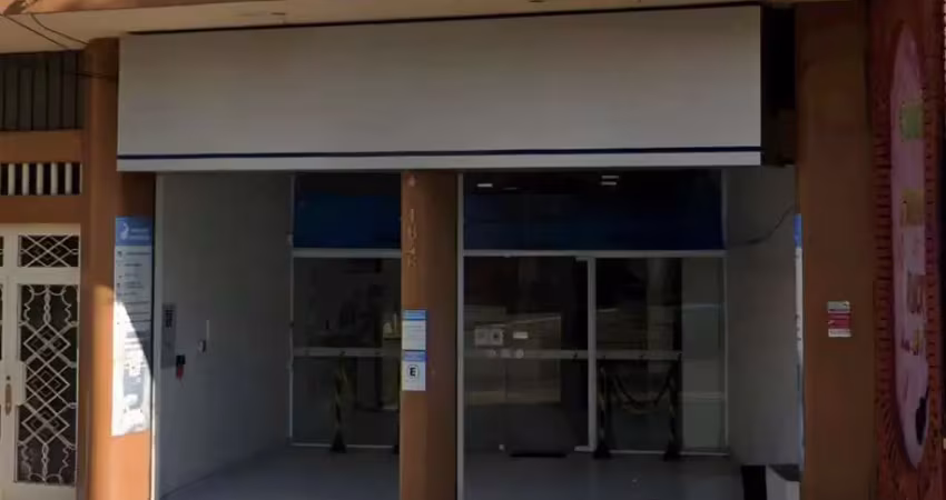 Salão comercial para locação na vila mariana  espaço de 220m², 4 salas, 2 banheiros e 2 vagas de garagem