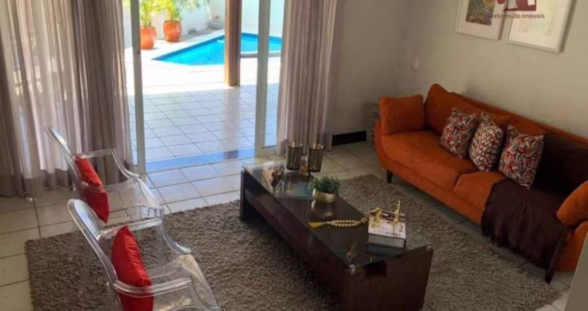 Casa a venda em Vilas do Atlântico, alto padrão, 4/4 com suíte closet, área verde, 2 vagas, nascente