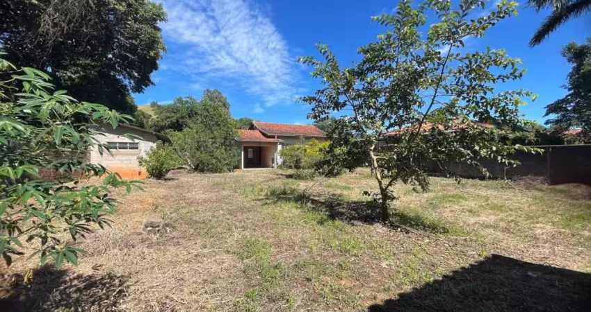 Casa à venda - 1979m2 de terreno - Campo do Monteiro