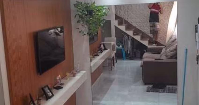 Sobrado com 2 dormitórios à venda, 154 m² por R$ 320.000,00 - Vila Brasileira - Mogi das Cruzes/SP