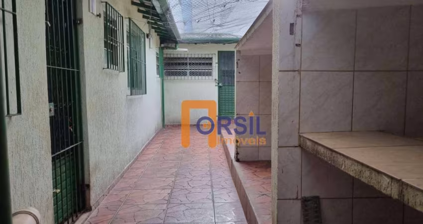Casa com 1 dormitório para alugar, 57 m² por R$ 1.537,64 - Centro - Mogi das Cruzes/SP