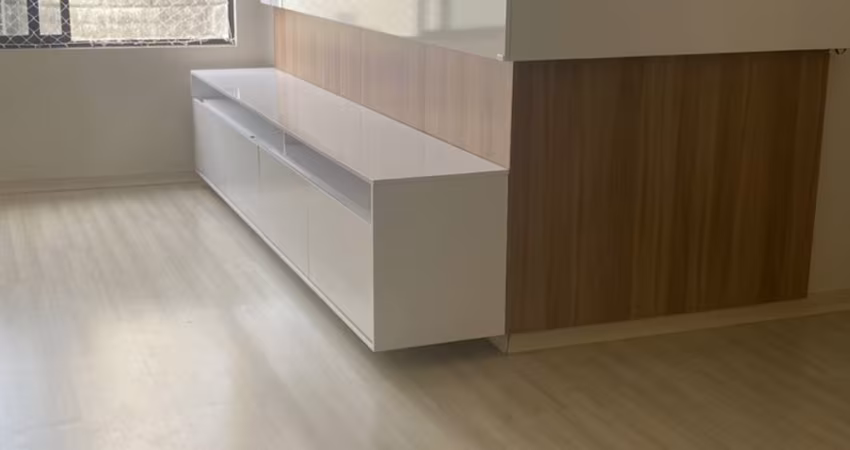 Apartamento semi mobiliado no bairro Neva