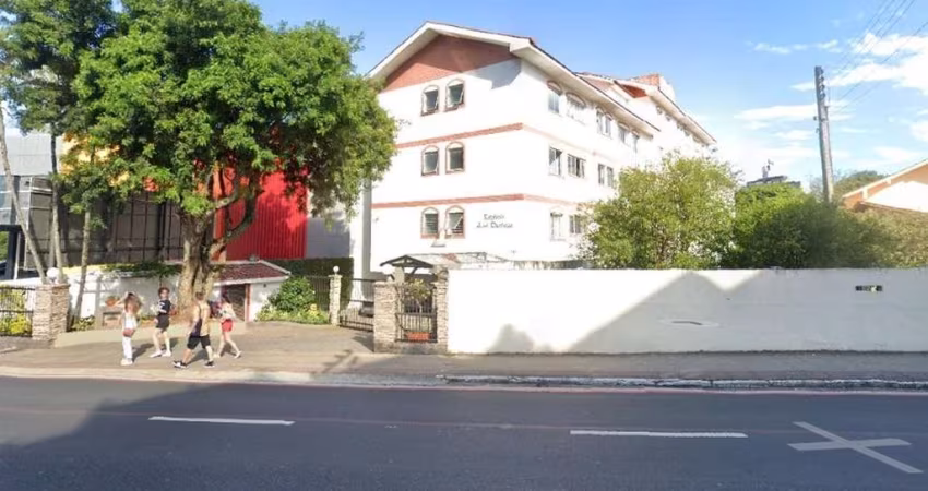 Apartamento para Aluguel Apartamento de 2 dormitórios (suíte), com armários e garagem em Coqueiros. FLORIANOPOLIS
