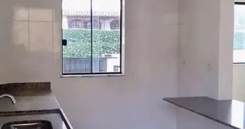Vendo casa geminada dois quartos sendo uma suíte bairro Paquetá/BH