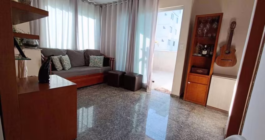 Vendo cobertura quatro quartos sendo uma suíte bairro Castelo/BH