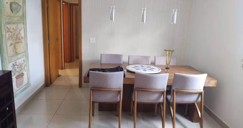 Vendo apartamento três quartos sendo uma suíte bairro São Lucas/BH