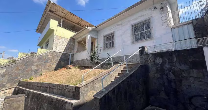 Casa com 4 quartos à venda na Rua Francisco Ovidio, 100, Caiçaras, Belo Horizonte