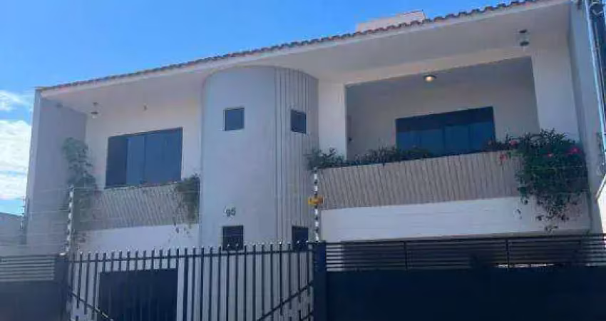 Sobrado com 3 dormitórios à venda, 360 m² por R$ 1.300.000,00 - Jardim América - Maringá/PR