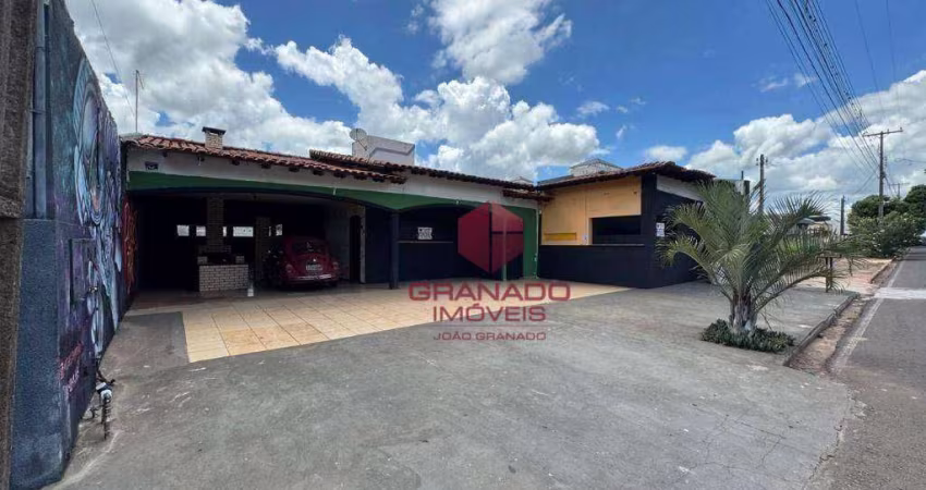 Casa com 3 dormitórios à venda, 300 m² por R$ 850.000,00 - Centro - Mandaguaçu/PR