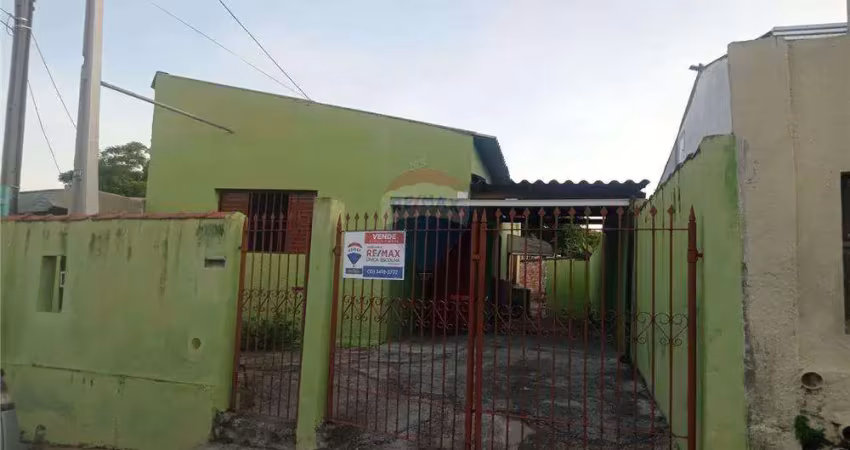 Casa à venda, com 82,54m², 2 quartos, quintal grande na Vila Haro - Sorocaba