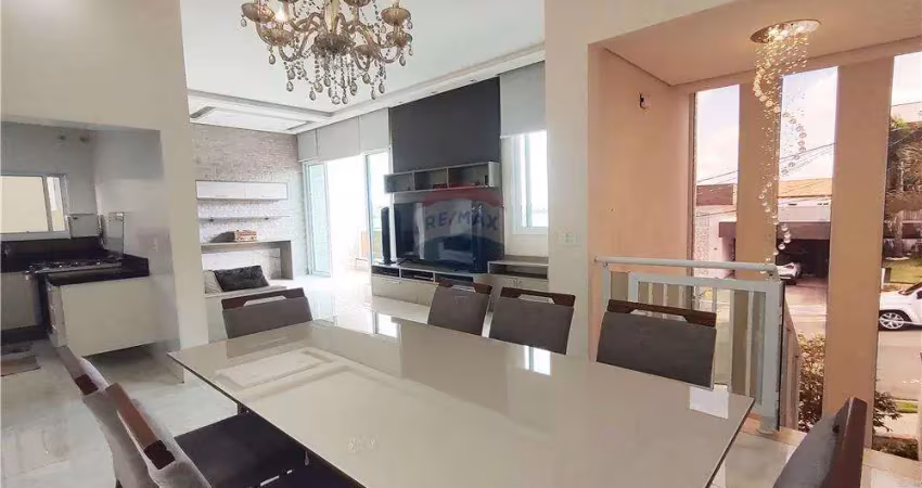 Casa Assobradada no Condomínio Milano com 3 quartos sendo 2 suítes com 193 m2  de área construída. Estuda Permuta.