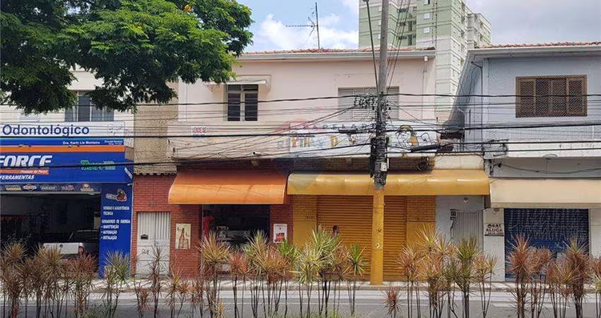 Casa para alugar com 3 quartos, cozinha ampla e quintal para pet