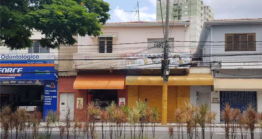 Casa para alugar com 3 quartos, cozinha ampla e quintal para pet