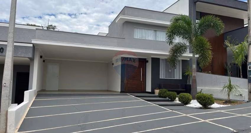 Casa térrea nova para locação no  Bairro do Cajuru - Condomínio Campos do Conde . Com planejados e lustres e cortinas.
