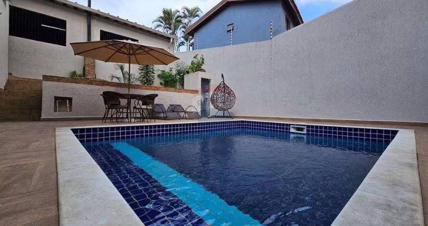 Casa à venda, 4 quartos (1 suíte) piscina e área gourmet deslumbrante
