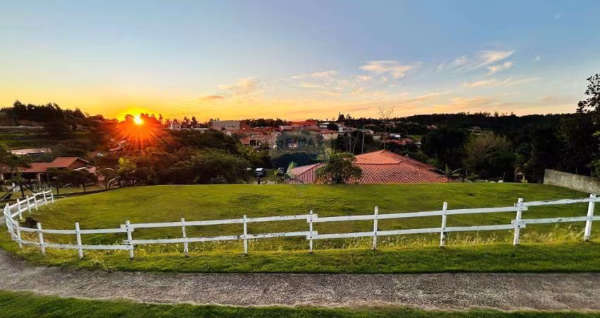 Chácara com 5.500 m2 em Alumínio-SP