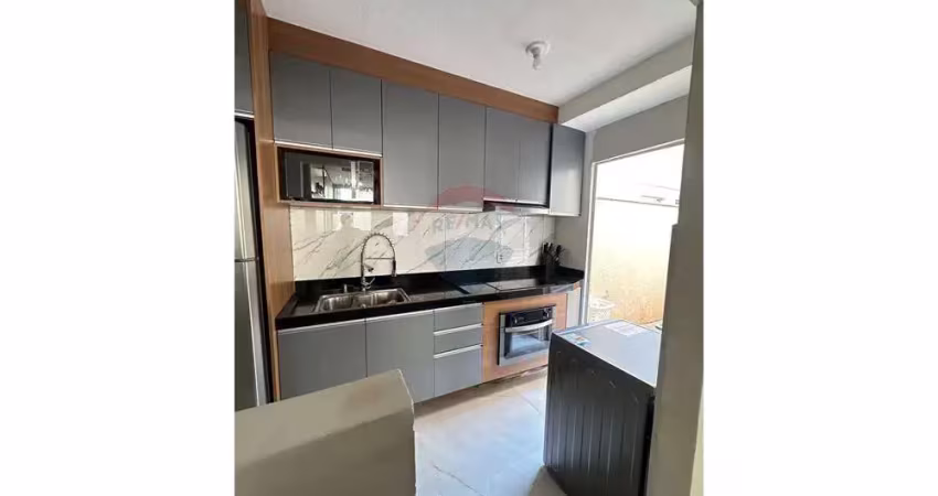 Apartamento térreo com quintal privativo e 2 vagas de garagem