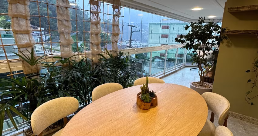 Lindo apartamento finamente mobiliado e decorado.