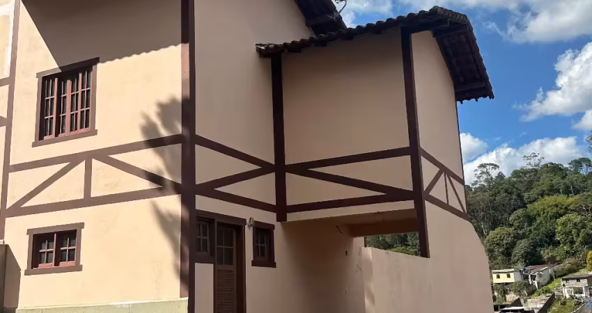 Casa em condomínio fechado com 3 quartos para alugar na Rua Rachel Rodrigues de Oliveira, Tijuca, Teresópolis