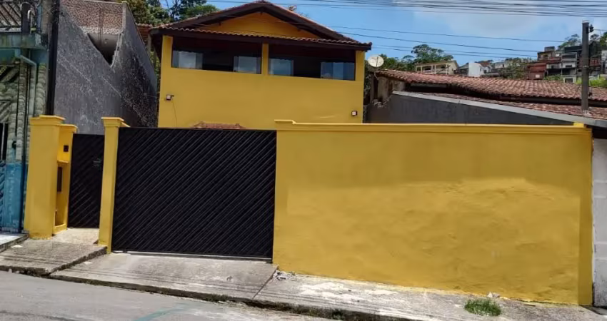 Casa com 270 metros quadrados de área construída, 5 dormitórios, sendo 2 suítes, 5 banheiros - Aceita Permuta!