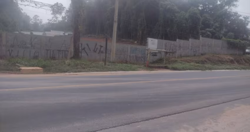 Terreno com área de 5300 metros quadrados, projeto aprovado para um galpão de 700 metros quadrados. Aceita Permuta!