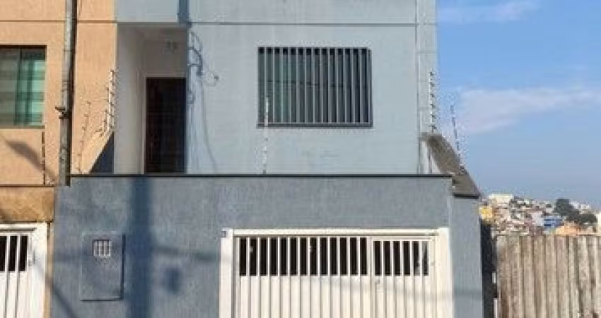 Sobrado na Vila Vitoria, com 120 m² de área construída, 02 dormitórios, sendo 02 suítes, 2 vagas.