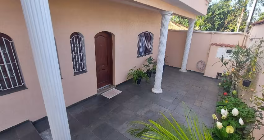 Aceita Permuta - Casa com terreno de 400 metros quadrados em Santo André