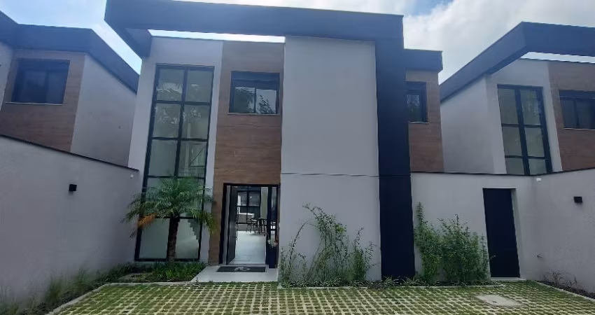 Casa Alto Padrão com 4 suítes no Condomínio Balneário Palmira em Ribeirão Pires.