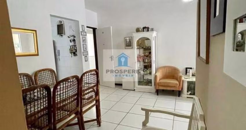 Apartamento de 2 quartos, sendo 1 suíte no térreo em Stella Maris.