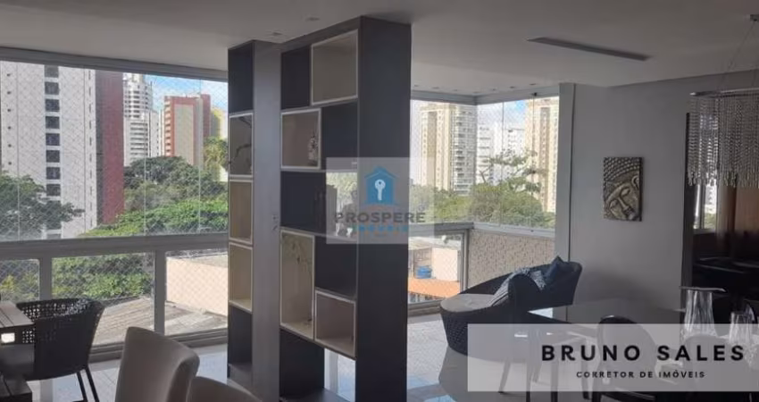 Apartamento na Vitória, vista mar, 4 quartos, revertidos para 3, sendo 2 suítes, 5 banheiros, 3 vagas de garagem, dependência completa, varanda integrada.