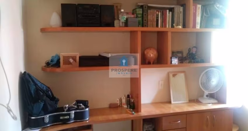 Apartamento 3 quartos, 2 banheiros, 2 vagas de garagem, mobiliado. Condomínio fechado com infraestrutura, portaria 24hrs, piscina e salão de festas.
