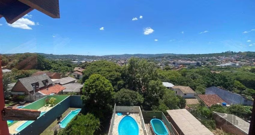Sobrado para Venda - 200m², 3 dormitórios, sendo 1 suites, 4 vagas - Espirito Sa