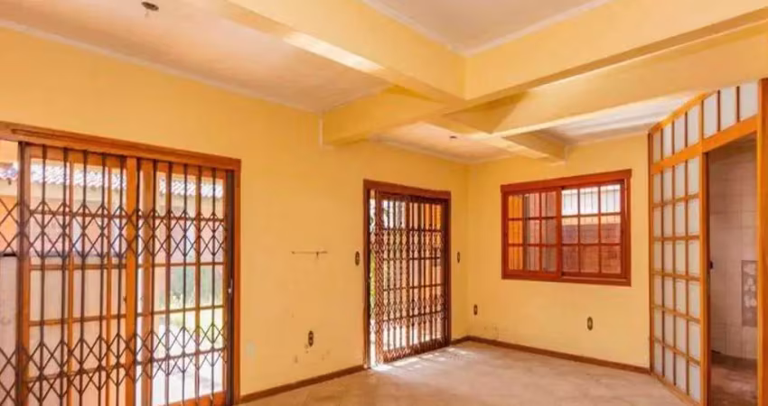 Casa para Venda - 260m², 3 dormitórios, sendo 1 suites, 4 vagas - Jardim Itu