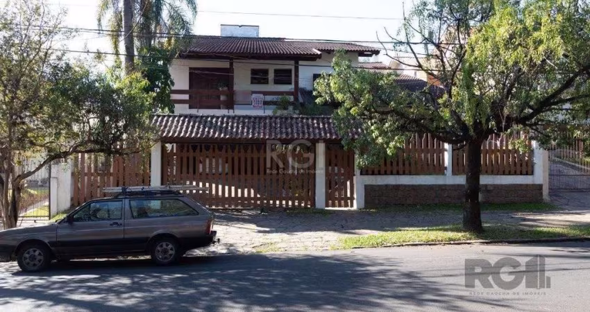 Casa 4 dormitórios à venda Cristal Porto Alegre/RS