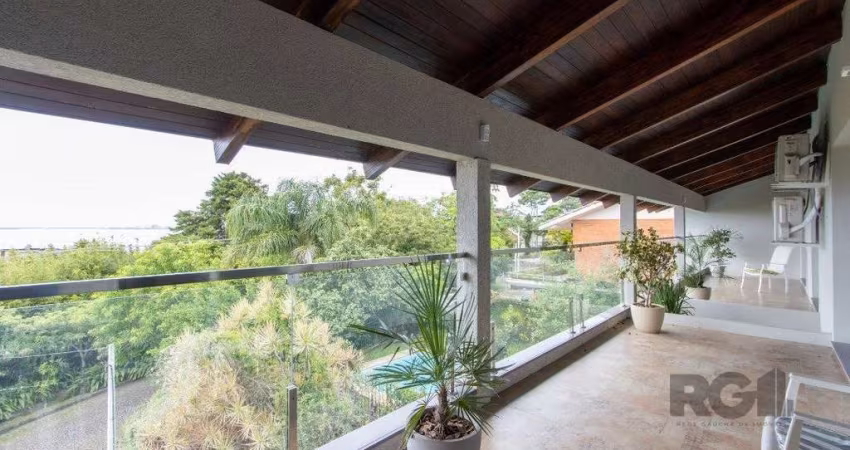 Sobrado com vista para Rio, 3 quartos, 2 suites, pátio, piscina, vaga para 4 car