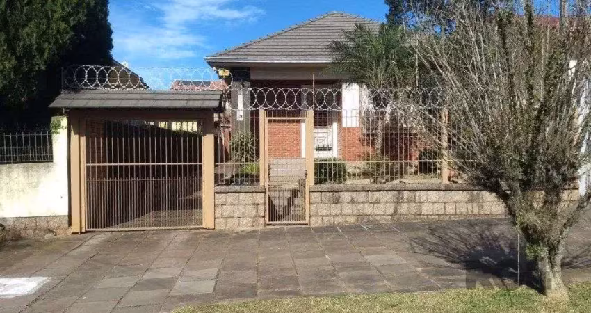 Casa de 168m² - 3 dormitórios, 3 vagas no bairro nonoai