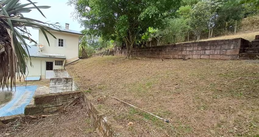 Sítio à Venda com 1390m² e 3 dormitórios,sendo 1 suíte, por R$ 198.000