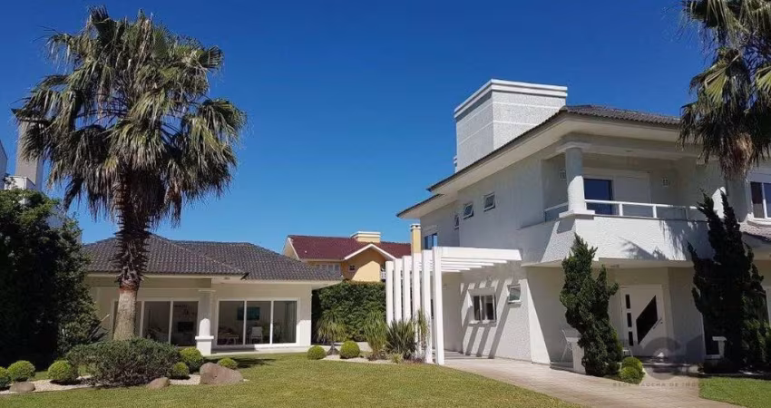 Casa para Comprar  no Condado de Capão com 5 suítes.