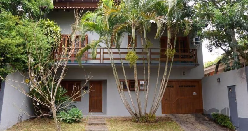 Casa para Venda - 350m², 4 dormitórios, sendo 4 suites, 4 vagas - Tristeza