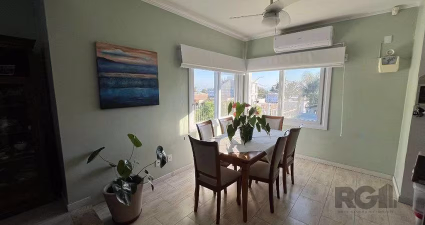Sobrado com vista para o Rio,  3 quartos, suite, pátio - Guarujá