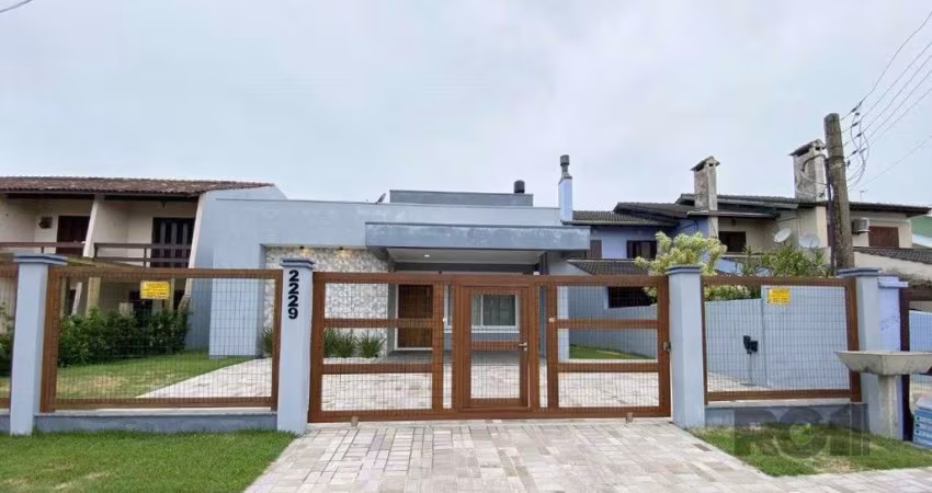 Casa 3 dormitórios à venda Centro Imbé/RS
