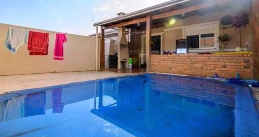 Casa com piscina no bairro Hípica - Moradas do Sul