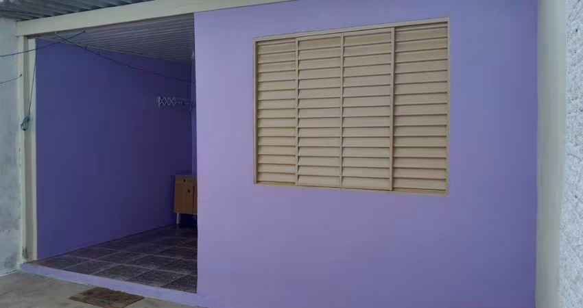 Casa no bairro Hípica - 2 dormitórios