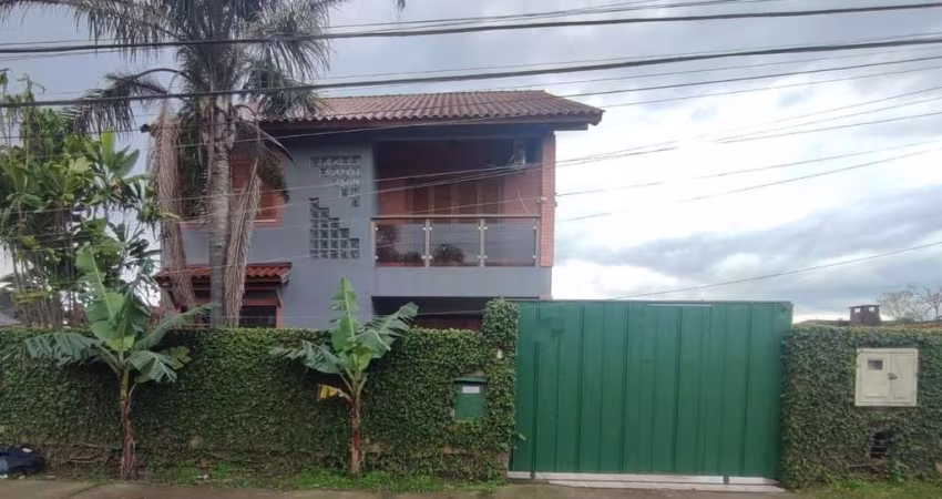Casa no bairro Hipica - 3 dormitórios