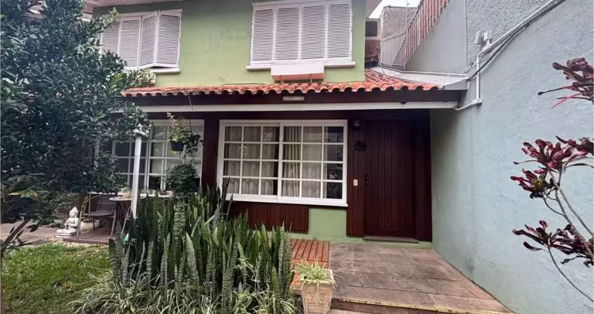 Casa estilo sobrado 2 dormitórios
