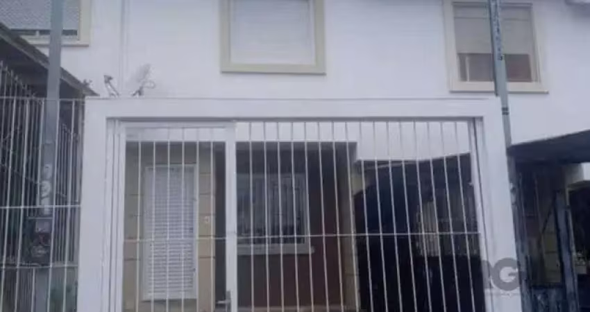 Casa sobrado no bairro São Lucas de 2 dormitórios e vaga
