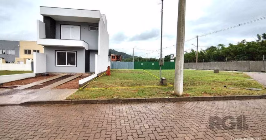 Terreno plano à venda no Condomínio Ilha Verde,